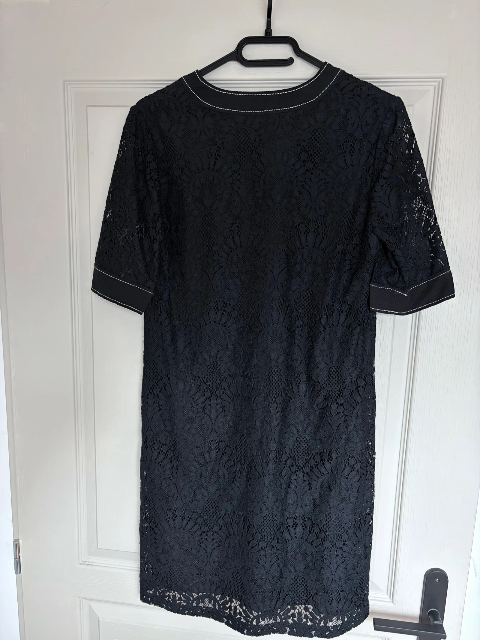 Robe Claudie Pierlot en dentelle noire – Neuve avec étiquette – T. 1 (S) – photo 2